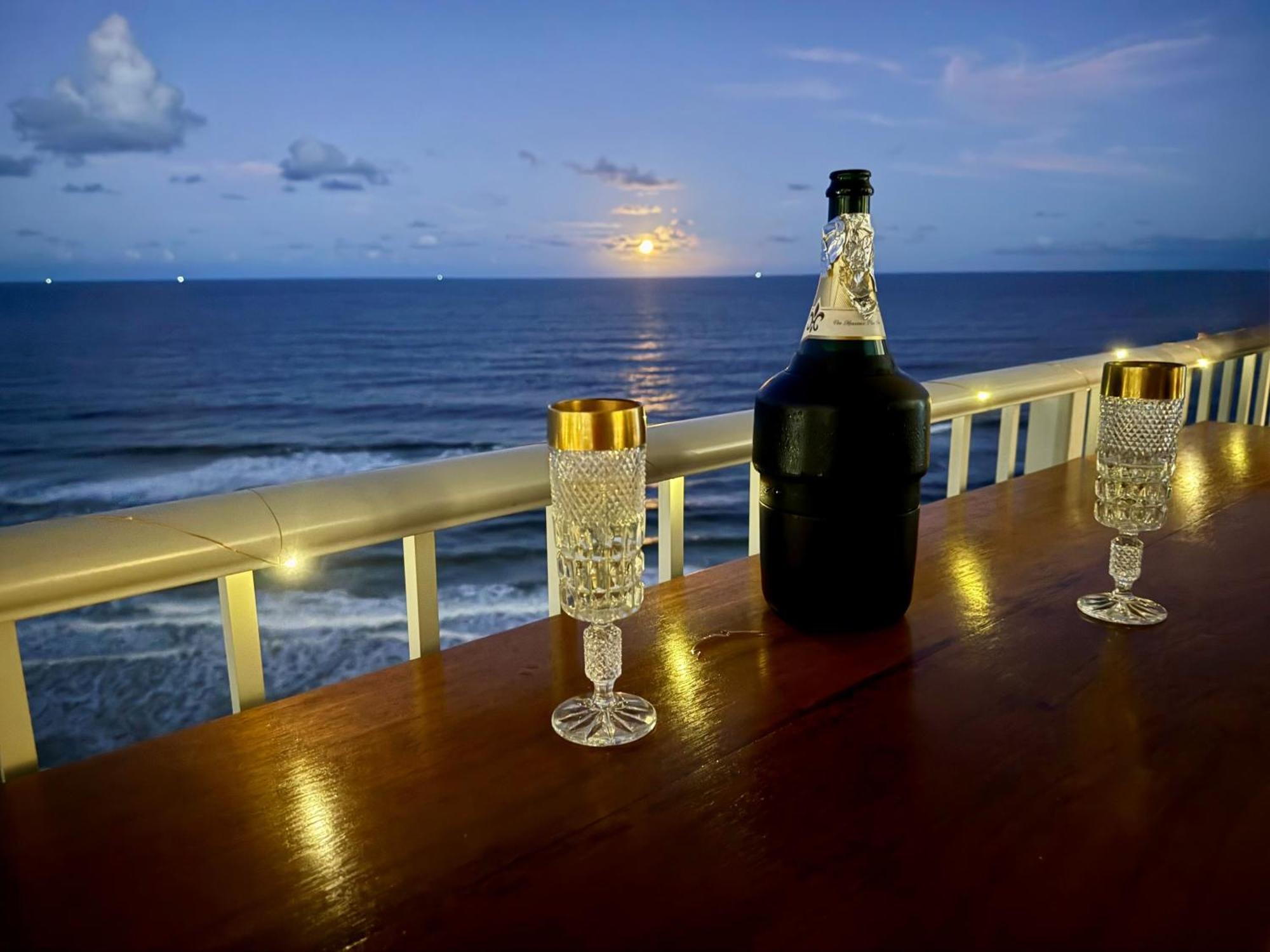 Absolutely Stunning! On The Beach !!! Гоулд Коуст Екстериор снимка