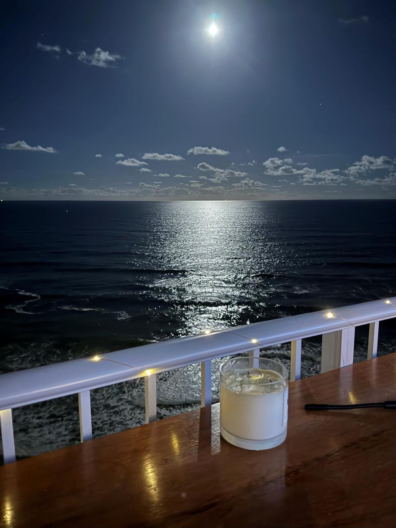 Absolutely Stunning! On The Beach !!! Гоулд Коуст Екстериор снимка